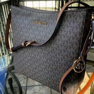 Michael Kors large Jet Set Crossbody brown. EUC